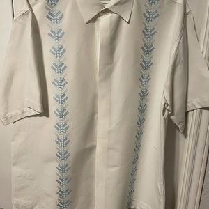 Guyavera, short sleeved